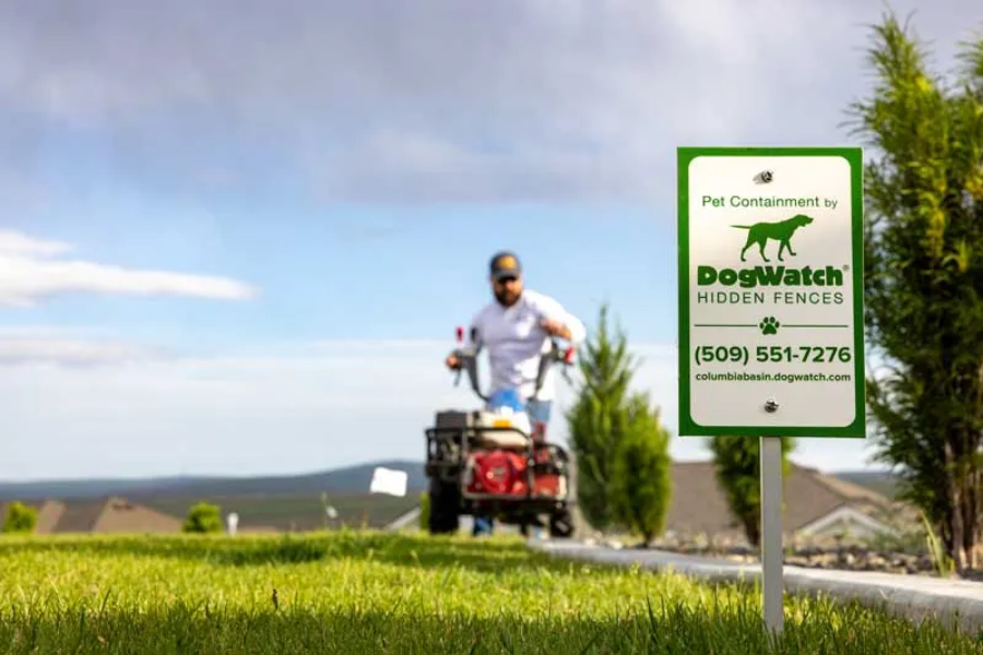 DogWatch Dealer installing wired pet fence